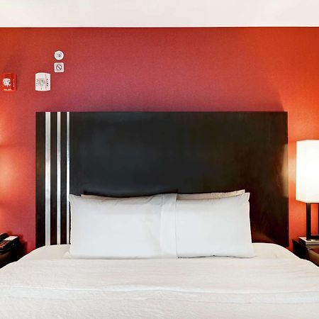 Hampton Inn By Hilton צ'יליוואק מראה חיצוני תמונה