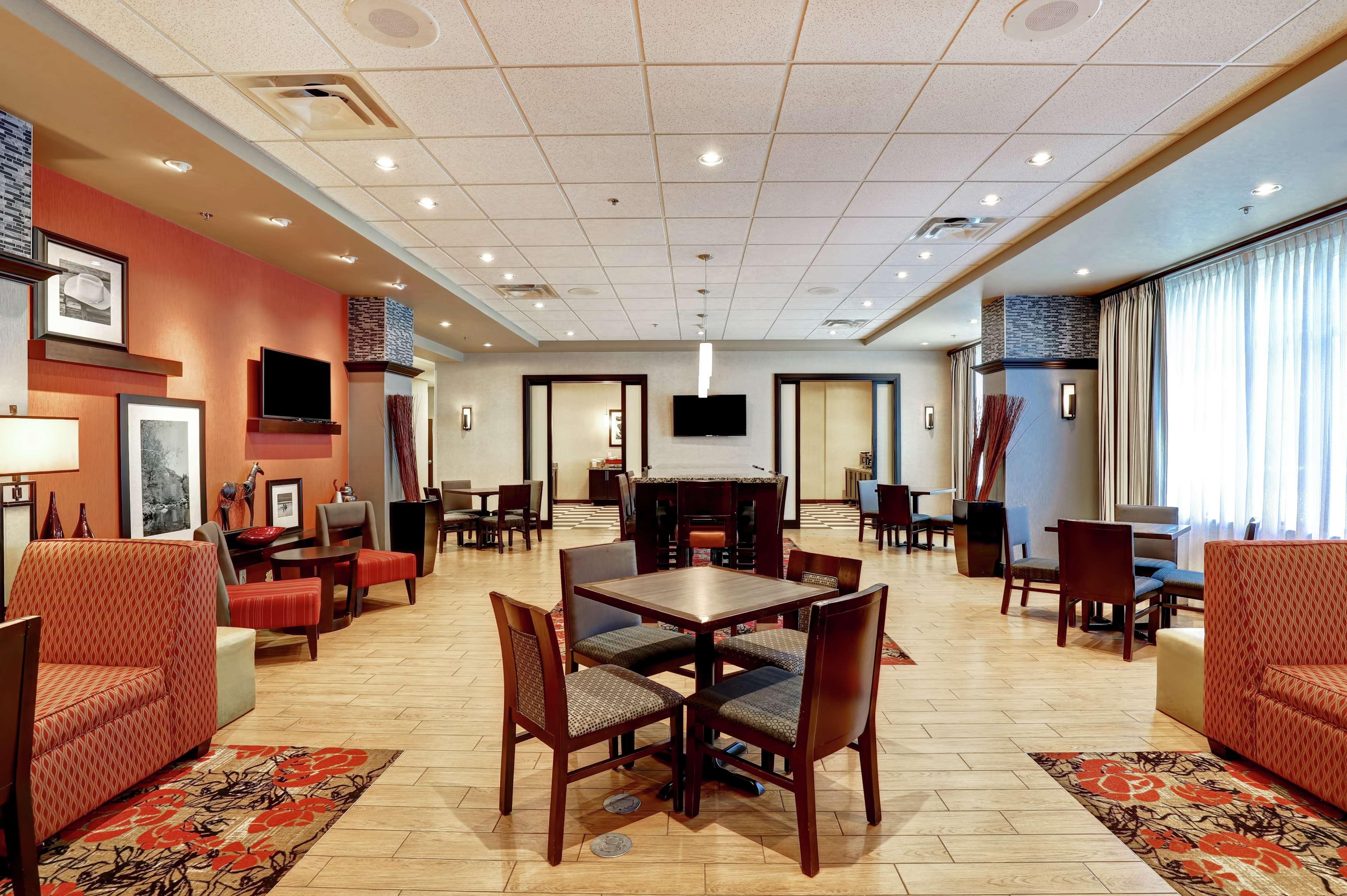 Hampton Inn By Hilton צ'יליוואק מראה חיצוני תמונה