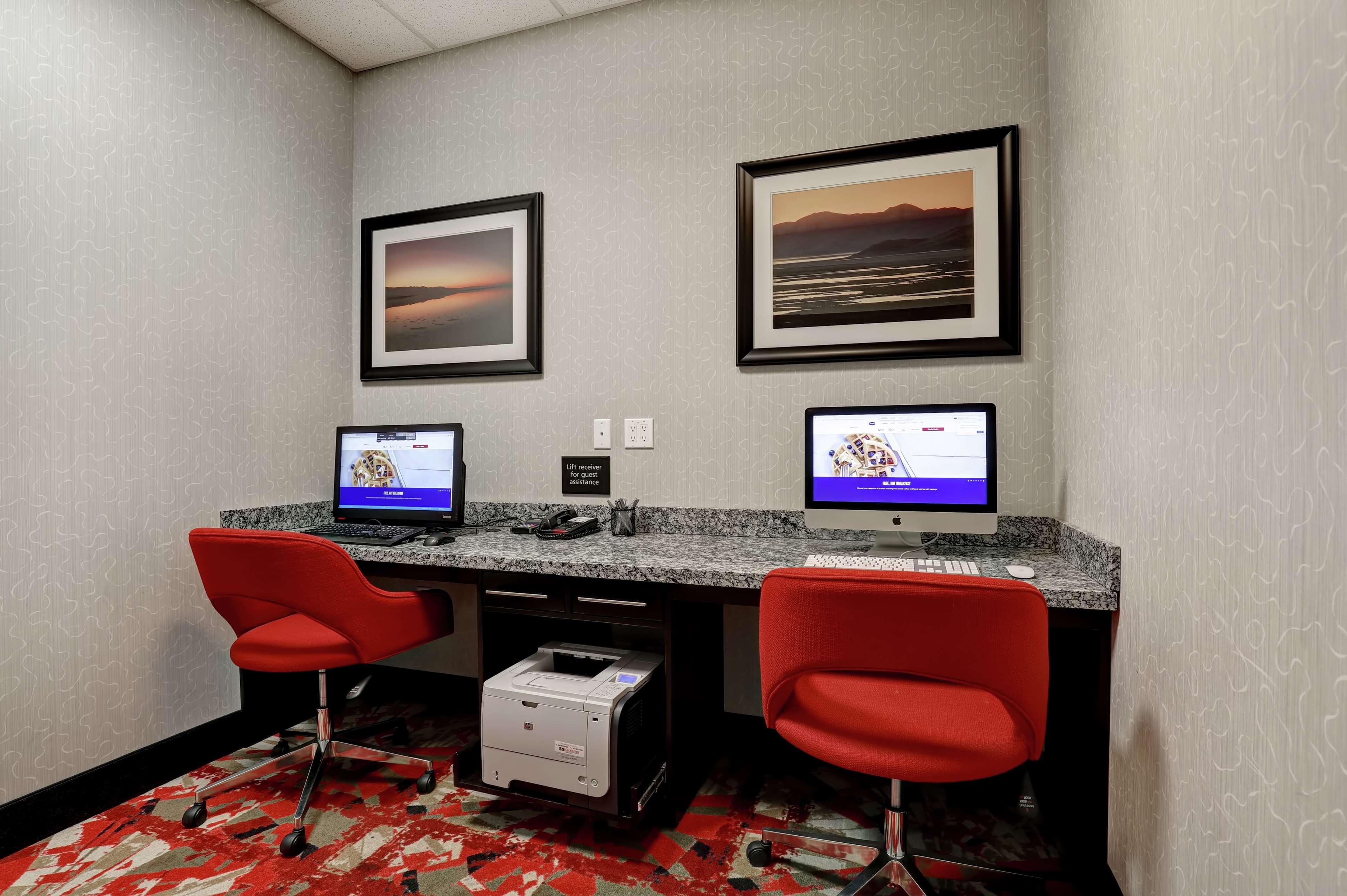 Hampton Inn By Hilton צ'יליוואק מראה חיצוני תמונה