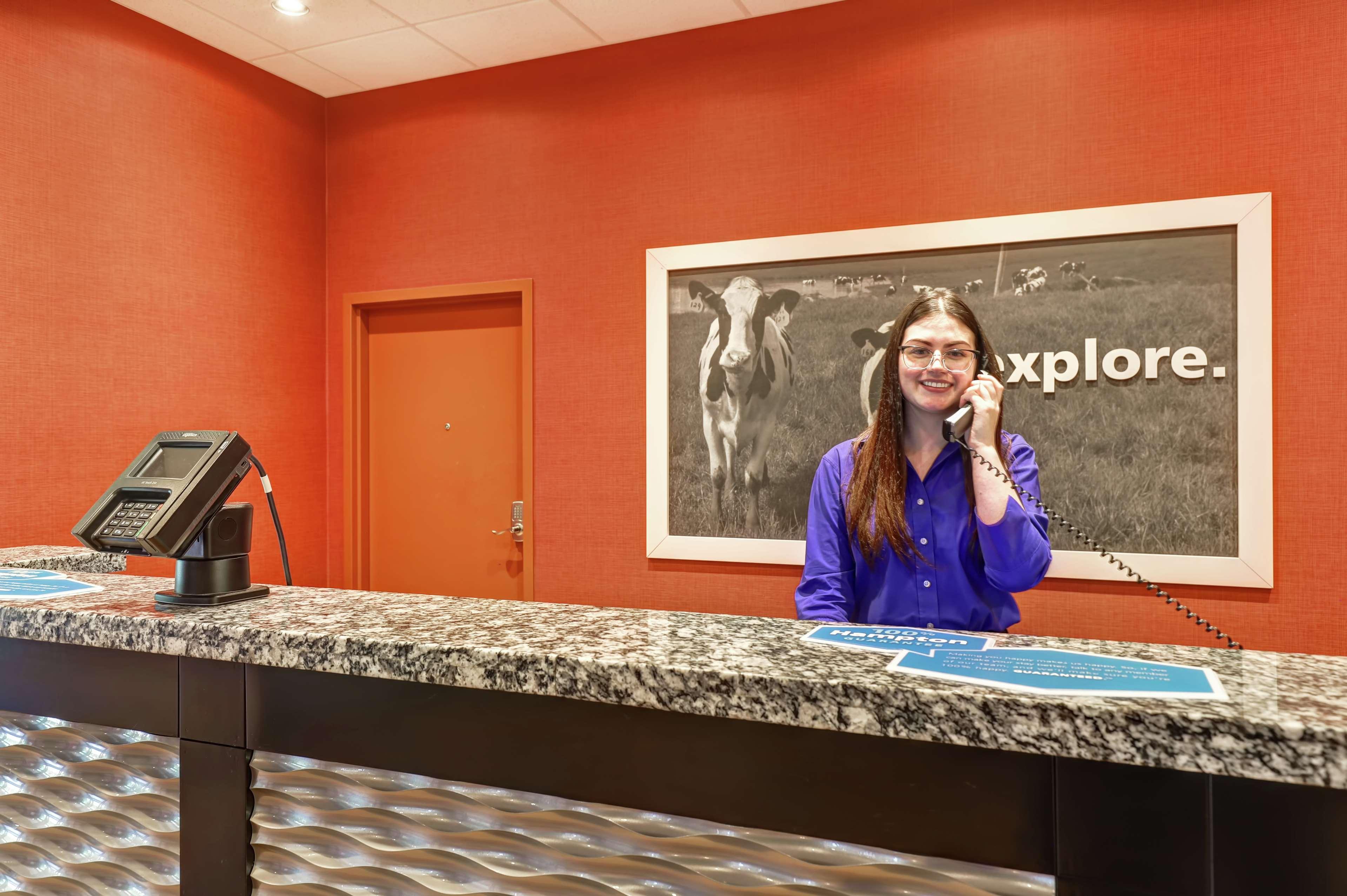 Hampton Inn By Hilton צ'יליוואק מראה חיצוני תמונה