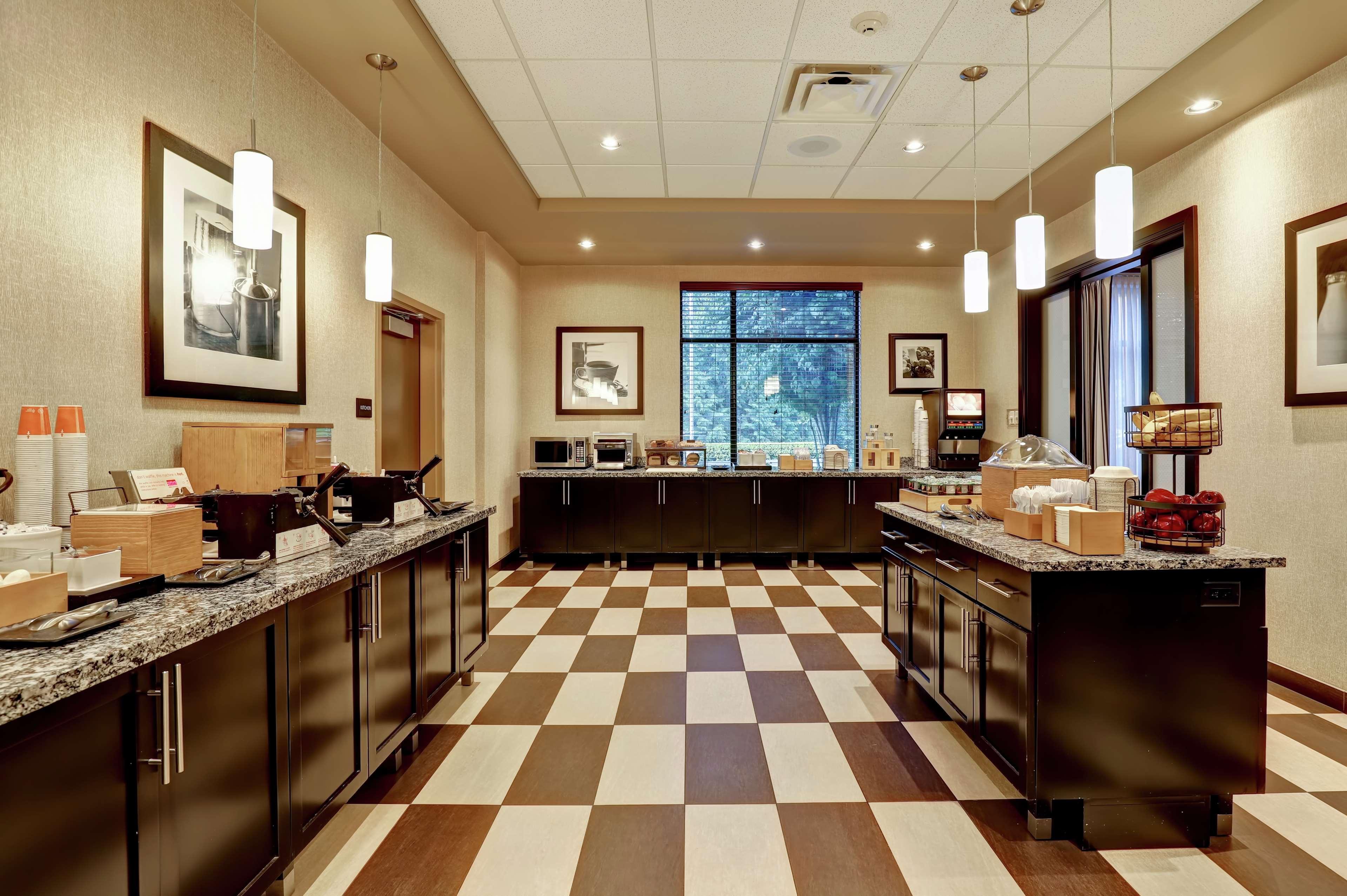 Hampton Inn By Hilton צ'יליוואק מראה חיצוני תמונה