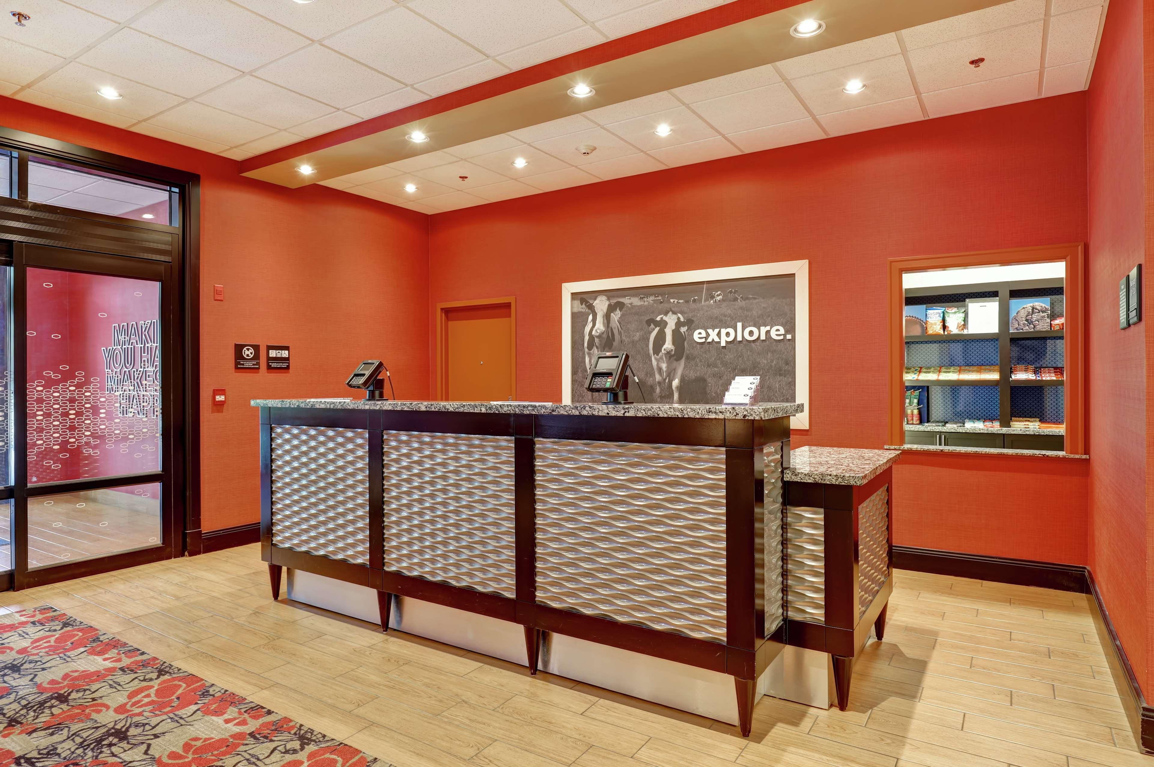 Hampton Inn By Hilton צ'יליוואק מראה חיצוני תמונה