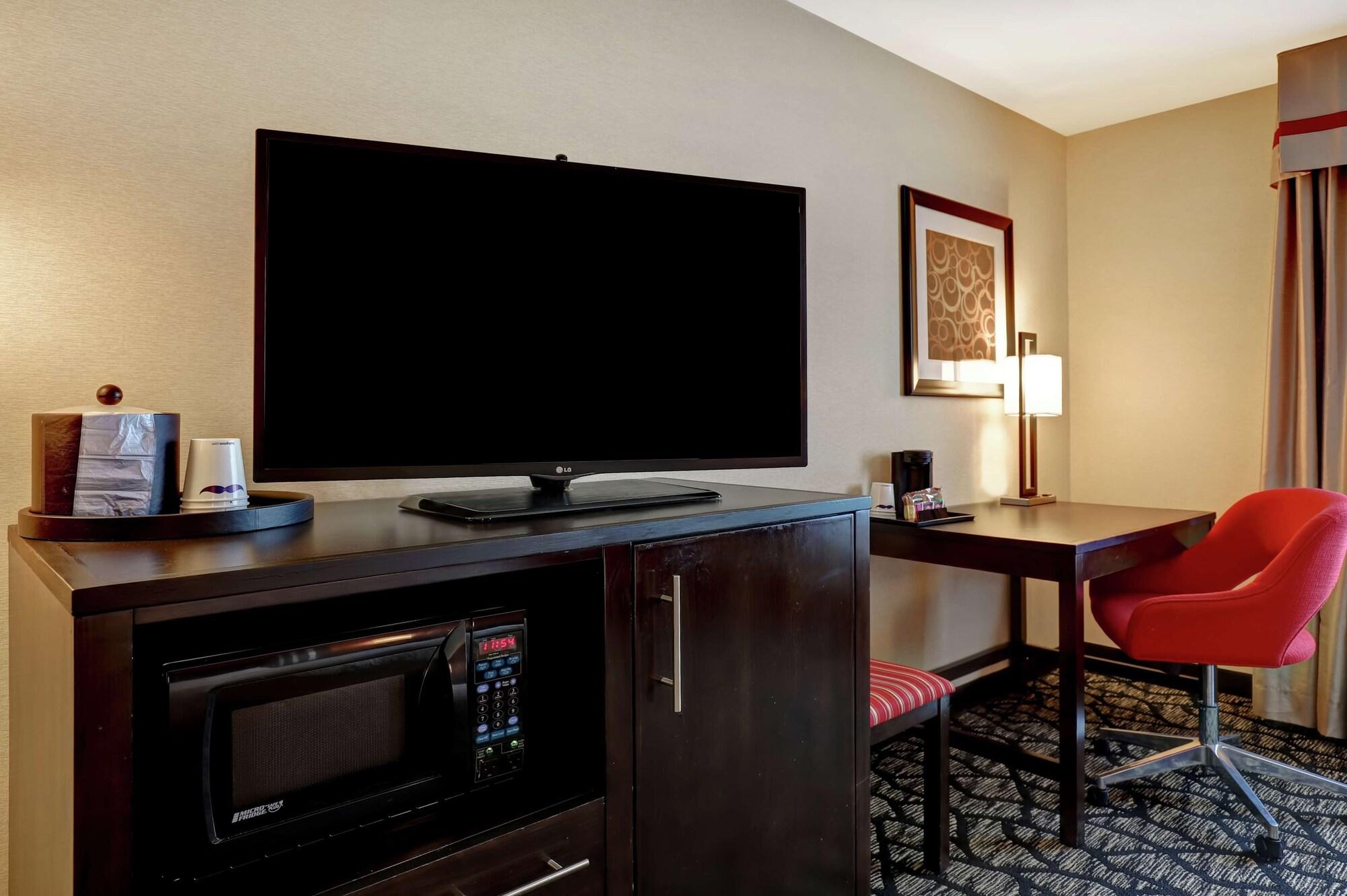 Hampton Inn By Hilton צ'יליוואק מראה חיצוני תמונה