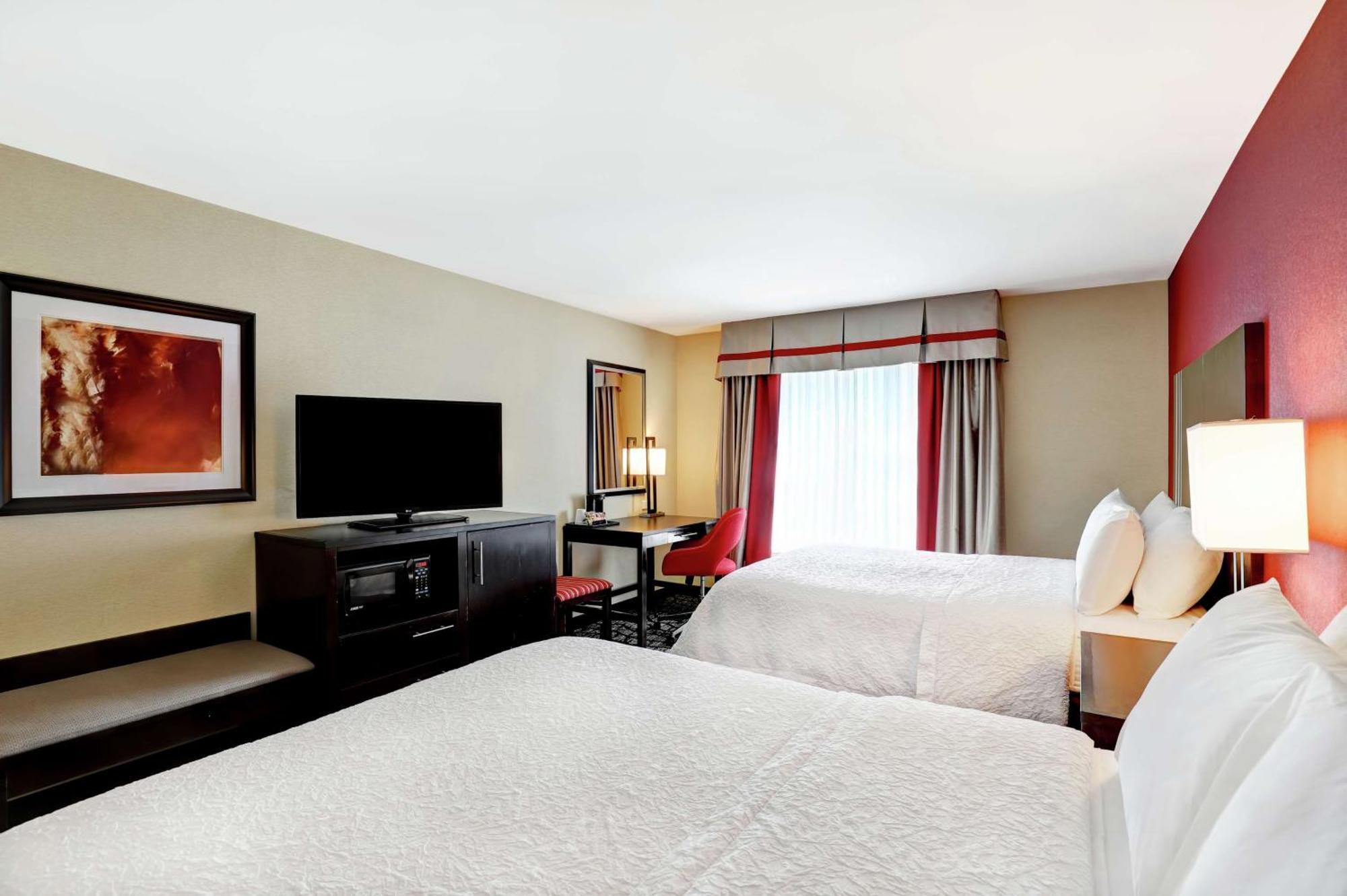 Hampton Inn By Hilton צ'יליוואק מראה חיצוני תמונה