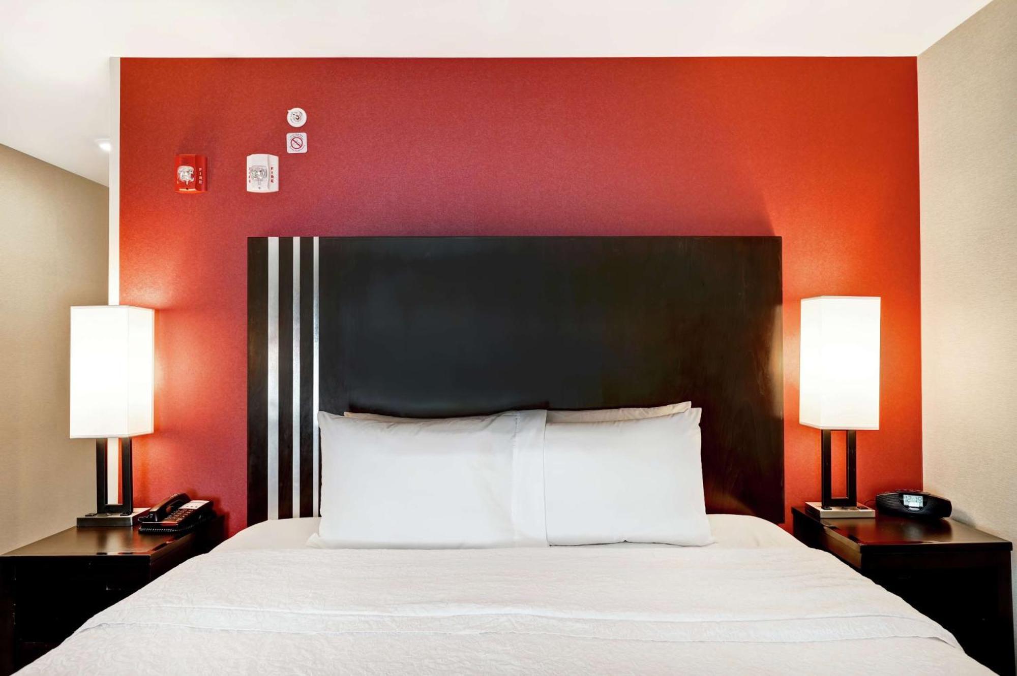 Hampton Inn By Hilton צ'יליוואק מראה חיצוני תמונה