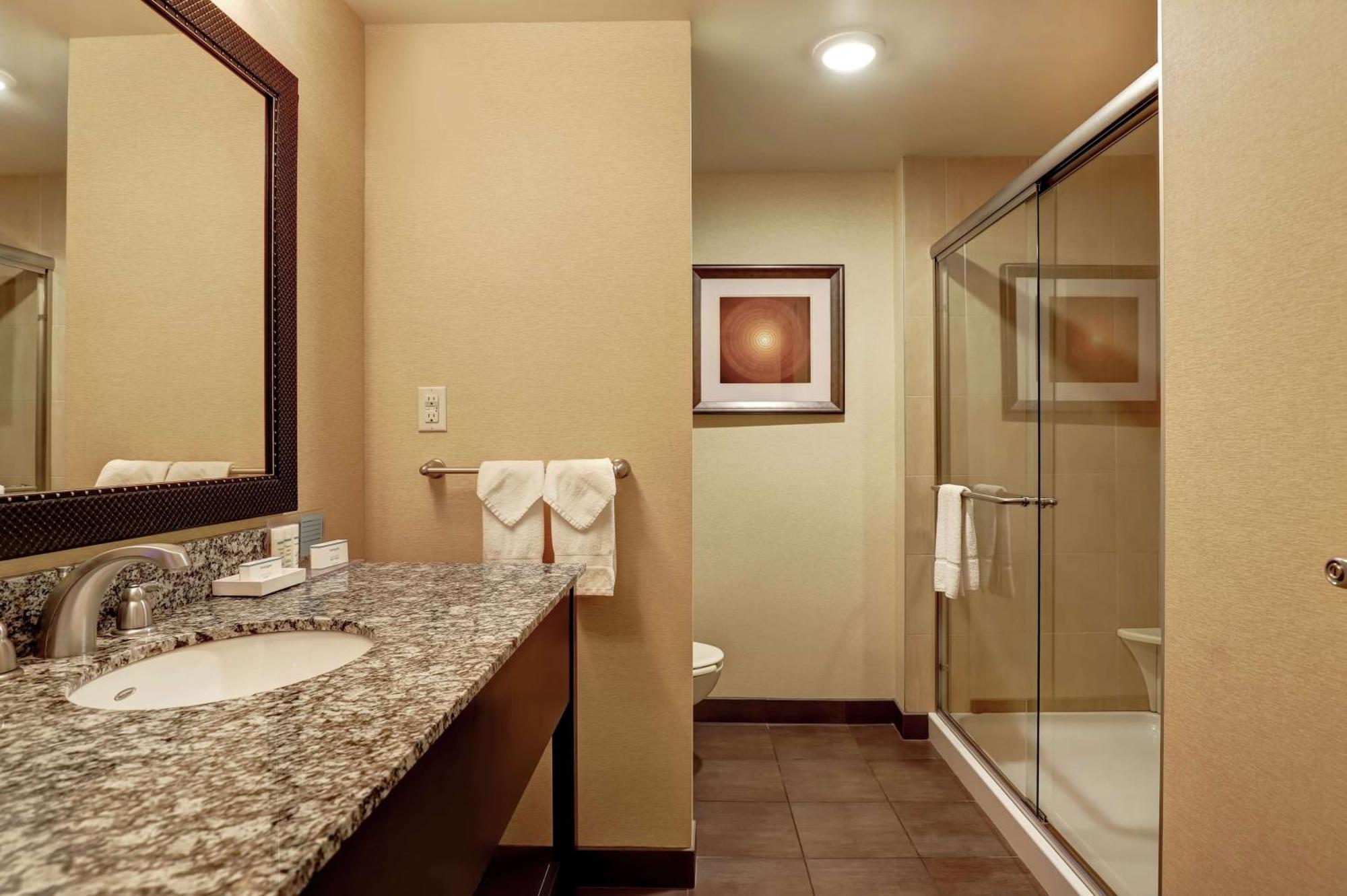Hampton Inn By Hilton צ'יליוואק מראה חיצוני תמונה