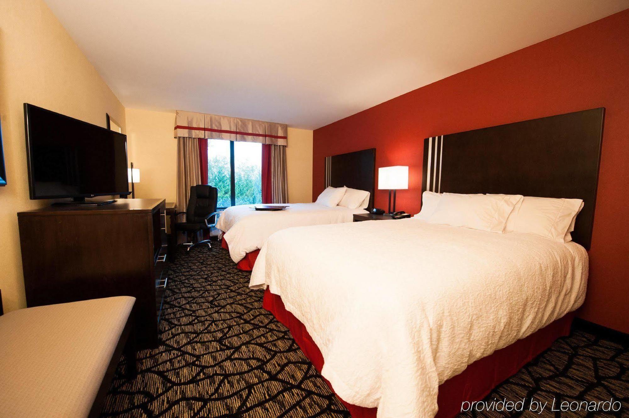 Hampton Inn By Hilton צ'יליוואק מראה חיצוני תמונה